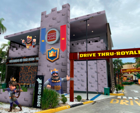 Burger King e Clash Royale criam loja temática e levam recompensas do game para combos