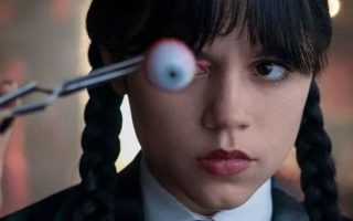 Wandinha | 3ª temporada anuncia a escalação de Lena Headey e James Lance