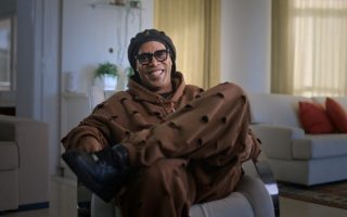 Netflix revela trailer do documentário Ronaldinho Gaúcho