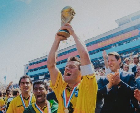 Netflix divulga cena inédita e pôster de Tetra: Acreditar de Novo