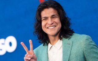 Fútbol is Life! Cristo Fernández se torna jogador de futebol profissional