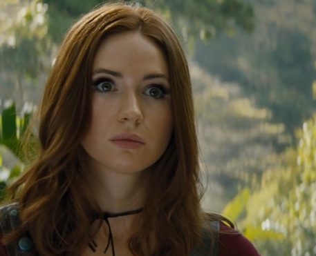 Karen Gillan entra para o elenco da 4ª temporada de Falando a Real