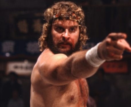 Donald Gibb, astro de A Vingança dos Nerds e O Grande Dragão Branco, morre aos 71 anos