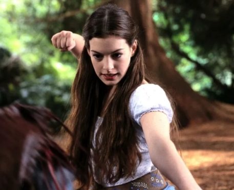 Anne Hathaway produzirá série de Uma Garota Encantada para o Disney+