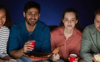 Cinema em casa: filmes para assistir em família nas férias de fim de ano