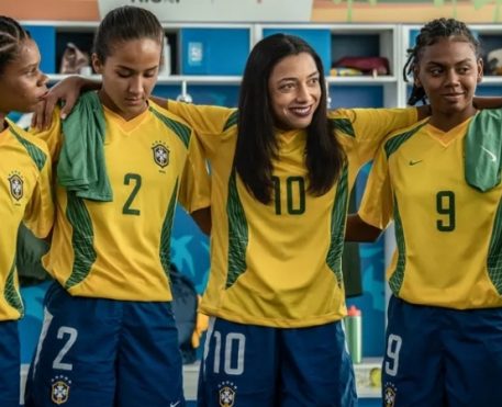 Cinebiografia de Marta revela primeira imagem com Alice Carvalho no papel principal