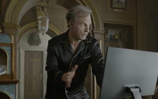 Tom Cruise surge irreconhecível no primeiro trailer de Digger