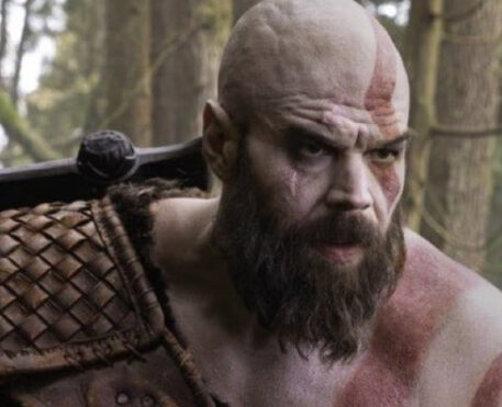 God of War terá novo Kratos após Ryan Hurst sofrer grave lesão no set