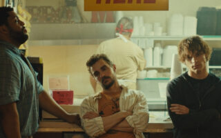 ‘Idiotas’ | Comédia com Dave Franco e Mason Thames ganha data de estreia nos cinemas brasileiros