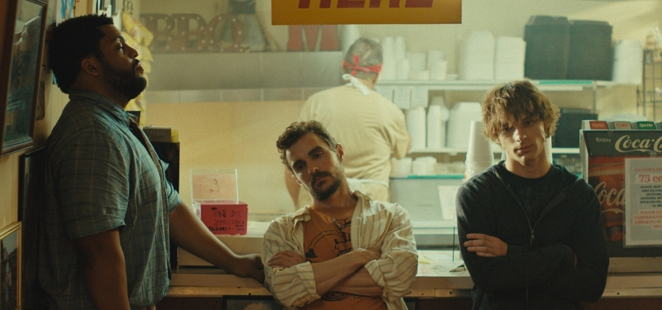 ‘Idiotas’ | Comédia com Dave Franco e Mason Thames ganha data de estreia nos cinemas brasileiros