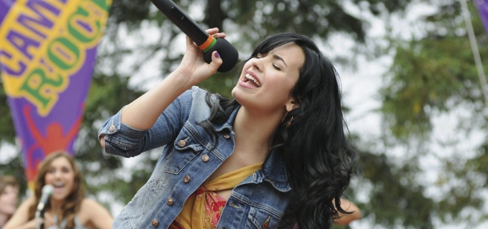 Demi Lovato vai reprisar papel de Mitchie Torres em Camp Rock 3