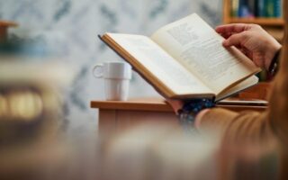 Saga literária versus adaptação audiovisual: qual formato cativa mais leitores na era do streaming