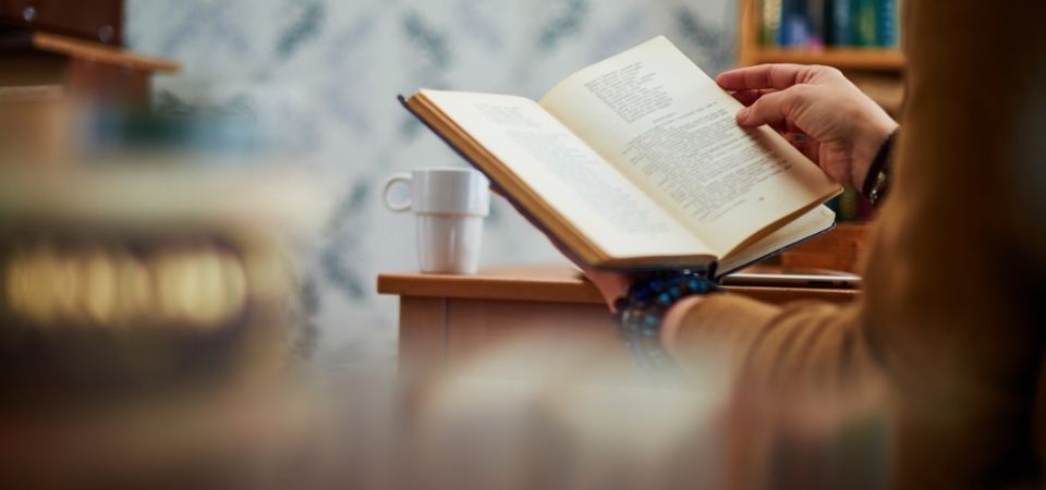 Saga literária versus adaptação audiovisual: qual formato cativa mais leitores na era do streaming