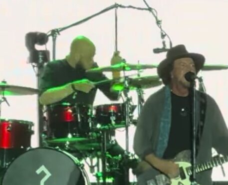 Pearl Jam volta aos palcos com Abe Laboriel Jr. na bateria