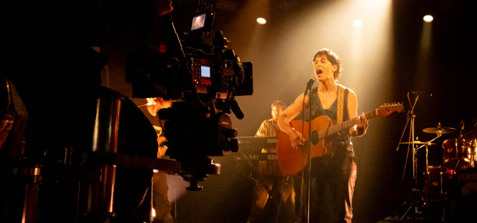 Cássia - O Filme revela primeira imagem de Luisa Arraes no set