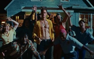 Rolling Stones lançam videoclipe de “Mr Charm” com Alexander Skarsgård