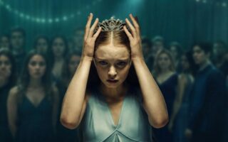 Carrie, a Estranha é renovada para a segunda temporada