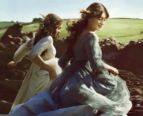 Razão e Sensibilidade mergulha na essência do laço fraternal que pulsa no coração do clássico de Jane Austen