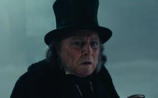 Johnny Depp busca redenção em novo trailer de Ebenezer e os Fantasmas do Natal