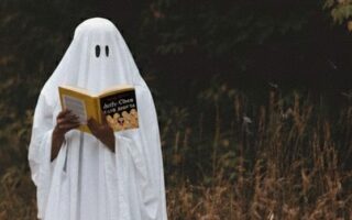 Halloween | 8 histórias arrepiantes para ler de luz acesa